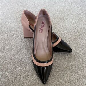 Amalias del Barco Two-Tone Glossy Beige and Black Heels - 37